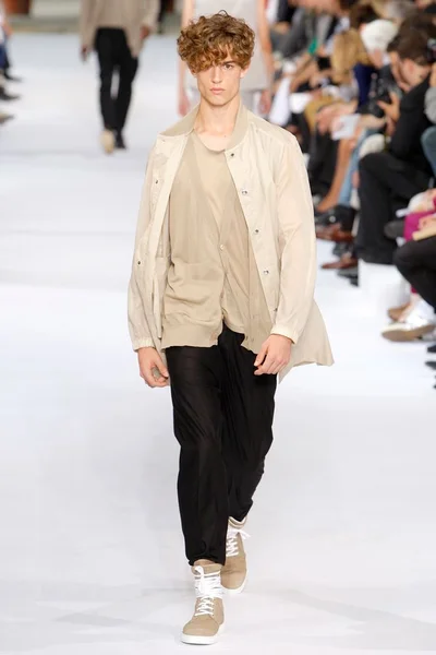 Look 22